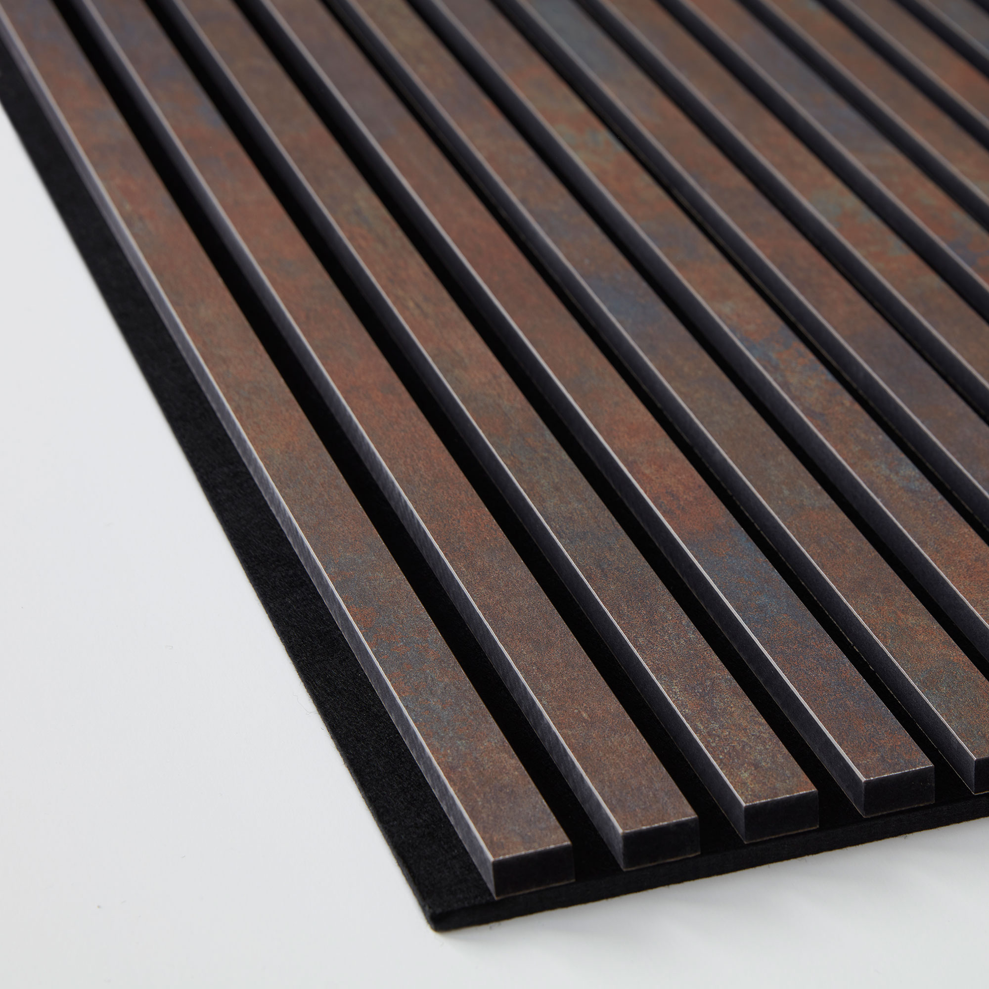 Ribbon-Design Corten med svart RecoSilent-filt