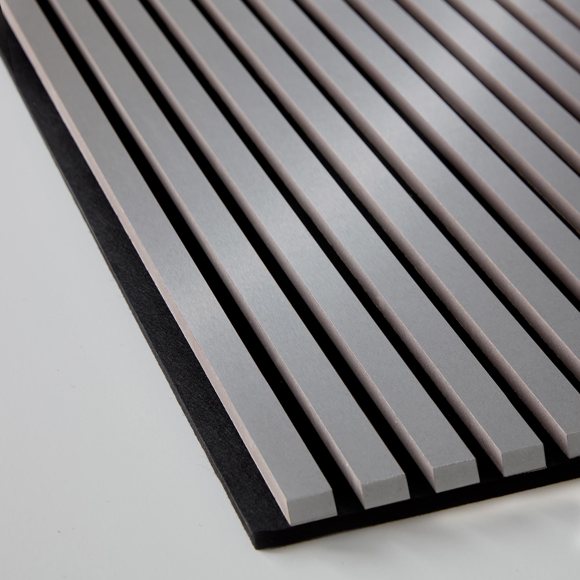 Ribbon-Design Saturno med svart RecoSilent-filt